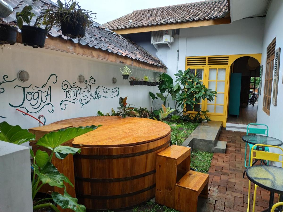 Wonderloft Hostel Jogja Джокякарта Екстериор снимка